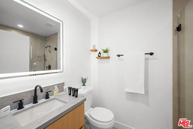 $5,499 | 839 North McCadden Place, Unit F, Los Angeles, CA 90038