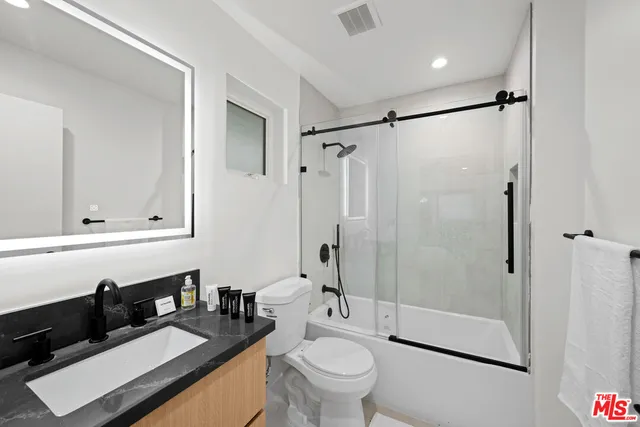 $5,499 | 839 North McCadden Place, Unit F, Los Angeles, CA 90038