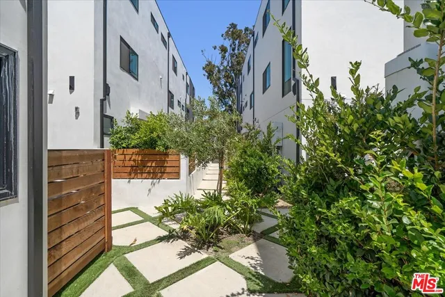 $5,499 | 839 North McCadden Place, Unit F, Los Angeles, CA 90038