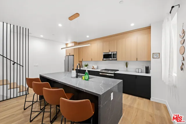 $5,499 | 839 North McCadden Place, Unit F, Los Angeles, CA 90038