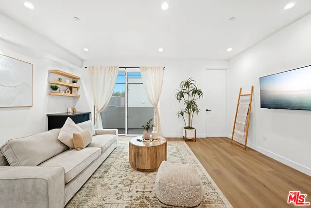 $5,499 | 839 North McCadden Place, Unit F, Los Angeles, CA 90038