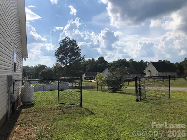 $1,750 | 5316 Oaktree Drive, Gastonia, NC 28052