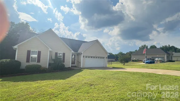 $1,750 | 5316 Oaktree Drive, Gastonia, NC 28052