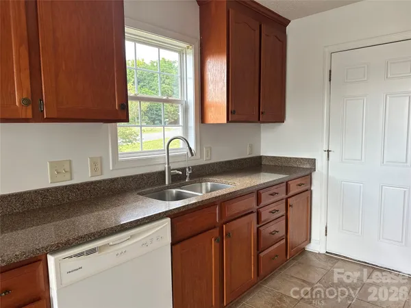 $1,750 | 5316 Oaktree Drive, Gastonia, NC 28052