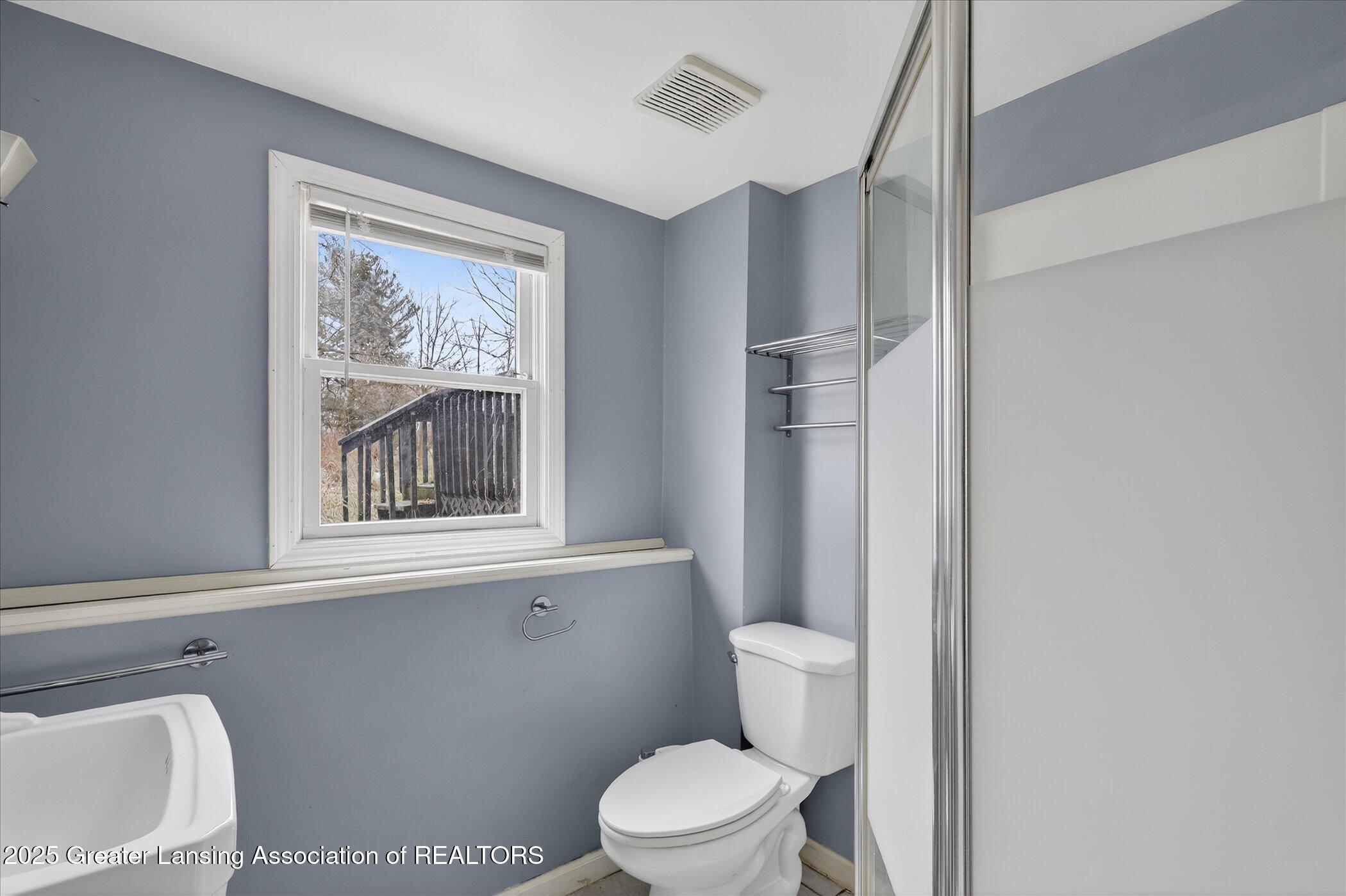 410 Renker Road Lansing, MI 48917 - Photo 19 of 34 21-410 Renker Rd Lansing, MI 48917-Wind