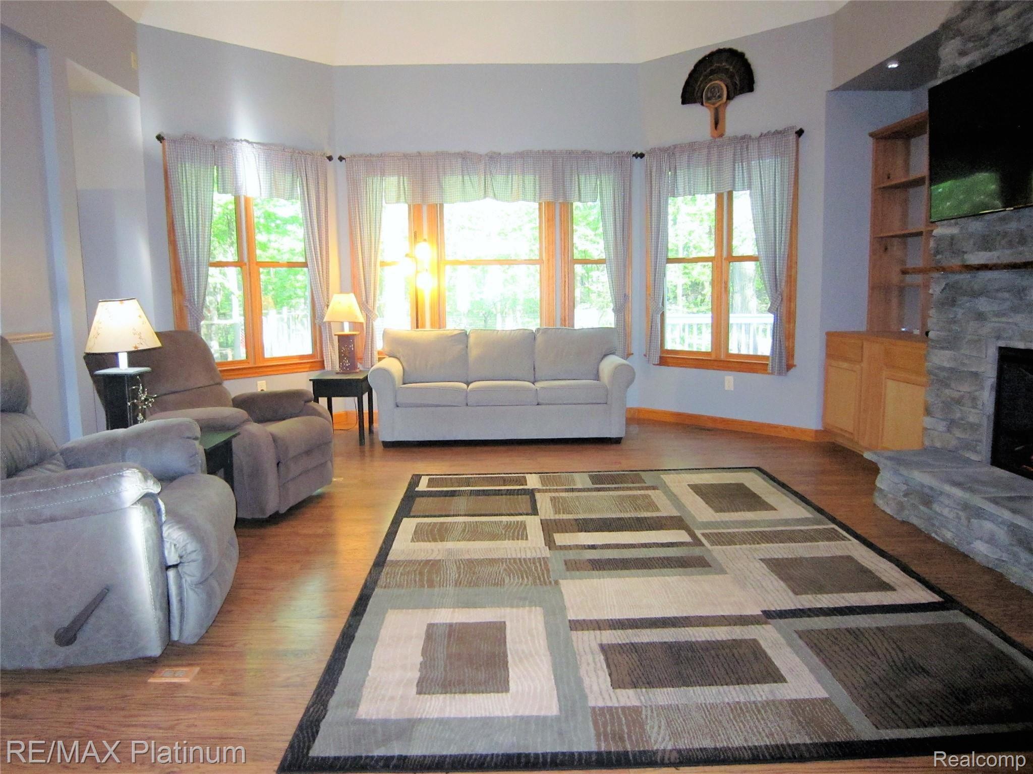 5834 Mack Road Howell, MI 48855 - Photo 20 of 53 Living room