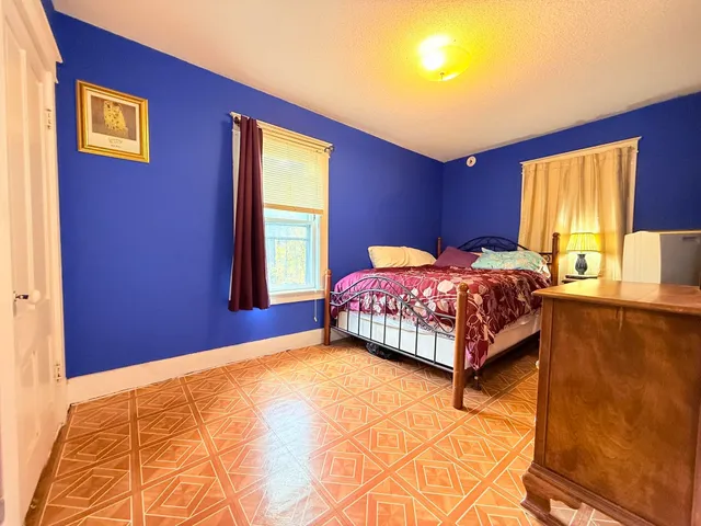 $250,000 | 33 Cottage Avenue, Springfield, VT 05156