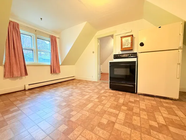 $250,000 | 33 Cottage Avenue, Springfield, VT 05156