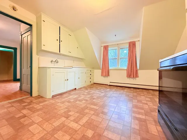 $250,000 | 33 Cottage Avenue, Springfield, VT 05156