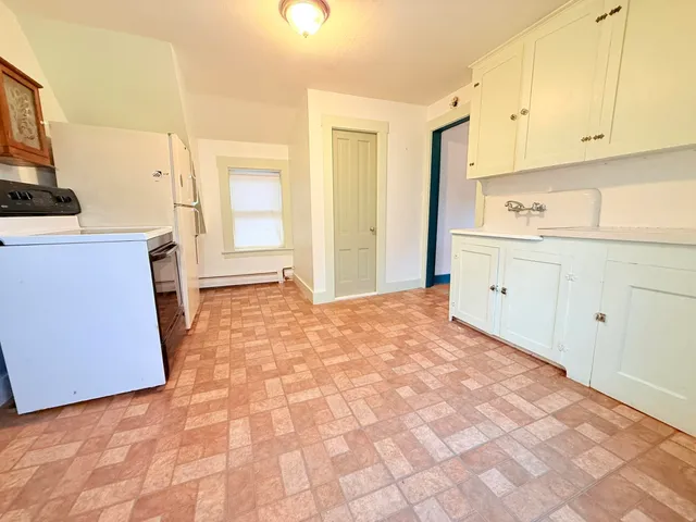 $250,000 | 33 Cottage Avenue, Springfield, VT 05156