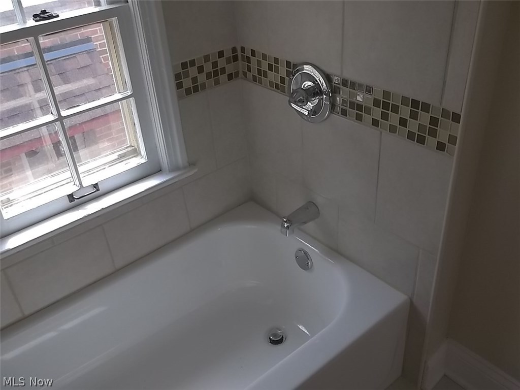 3751 Bainbridge Road Cleveland Heights, OH 44118 - Photo 12 of 32