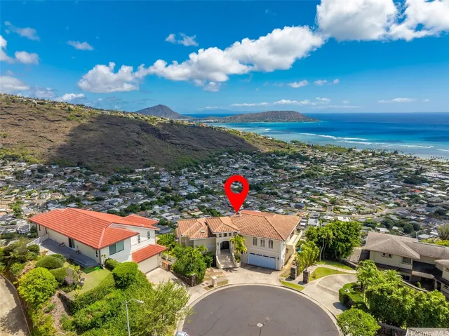 $2,995,000 | 5201 Kuaiwi Place, Honolulu, HI 96821