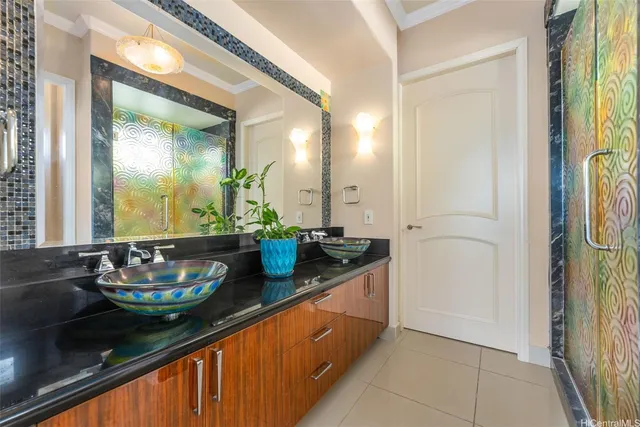 $2,995,000 | 5201 Kuaiwi Place, Honolulu, HI 96821