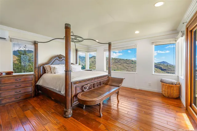 $2,995,000 | 5201 Kuaiwi Place, Honolulu, HI 96821