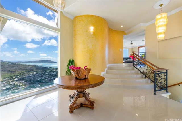 $2,995,000 | 5201 Kuaiwi Place, Honolulu, HI 96821