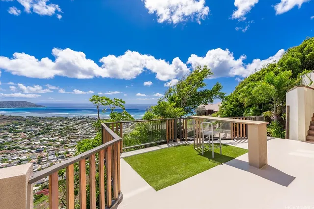 $2,995,000 | 5201 Kuaiwi Place, Honolulu, HI 96821