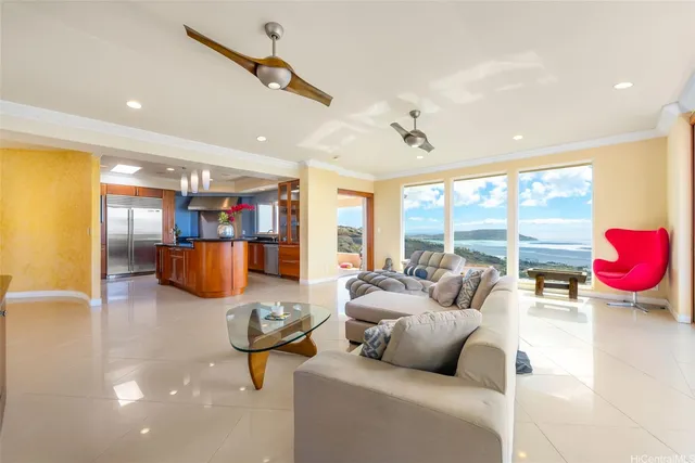 $2,995,000 | 5201 Kuaiwi Place, Honolulu, HI 96821