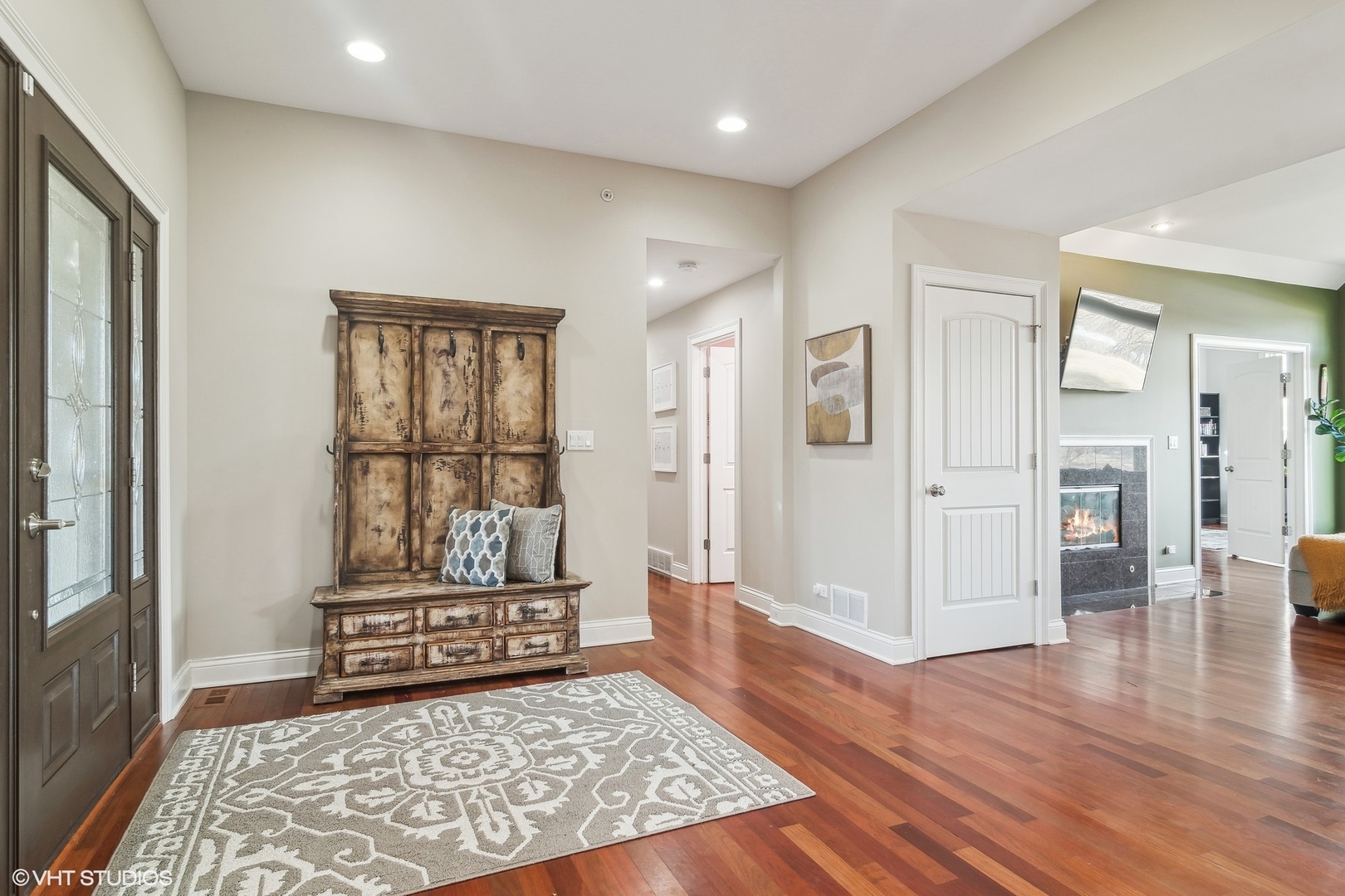 2323 Coach Road Long Grove, IL 60047 - Photo 2 of 38
