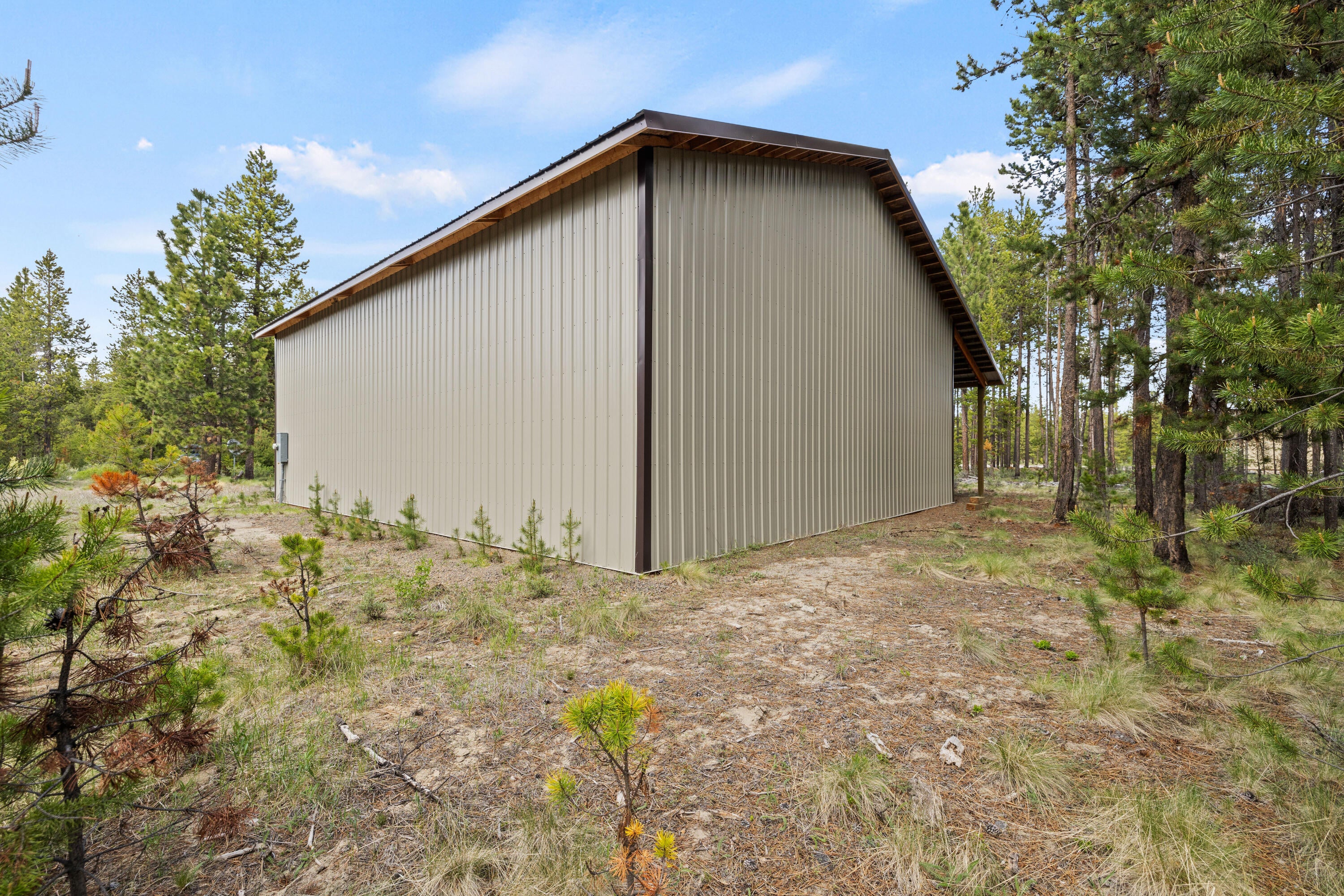17049 Laguna Road Bend, OR 97707 - Photo 12 of 28 13 From rear