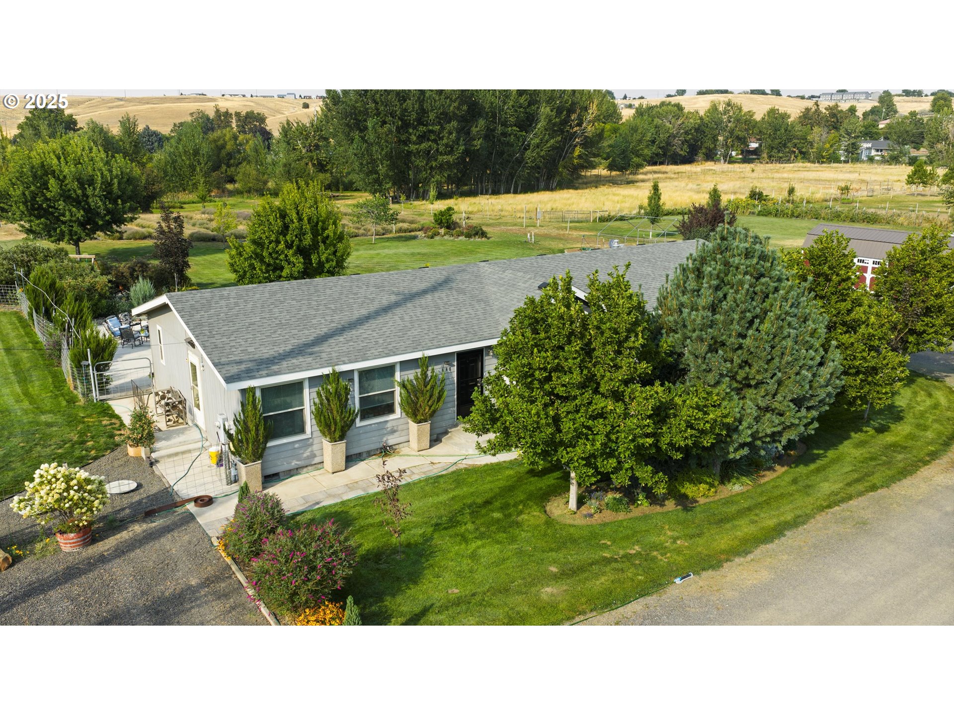 648 Southwest 44th Street Pendleton, OR 97801 - Photo 2 of 41