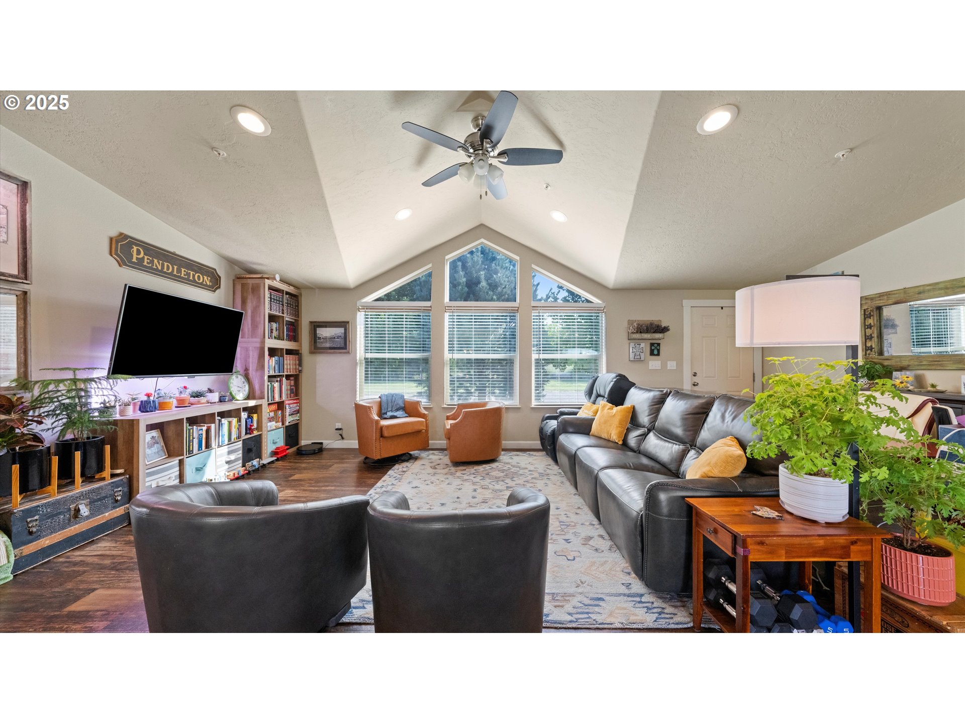 648 Southwest 44th Street Pendleton, OR 97801 - Photo 6 of 41