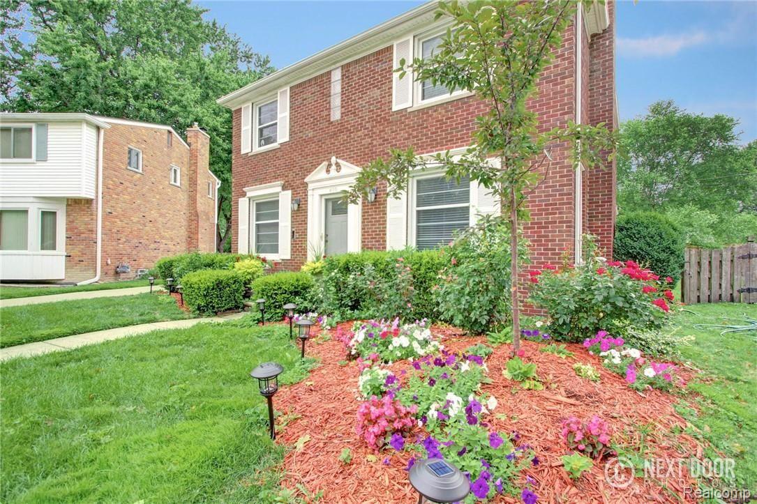 400 Roland Court Grosse Pointe, MI 48236 - Photo 2 of 37 CU8A5862_3_4.jpg