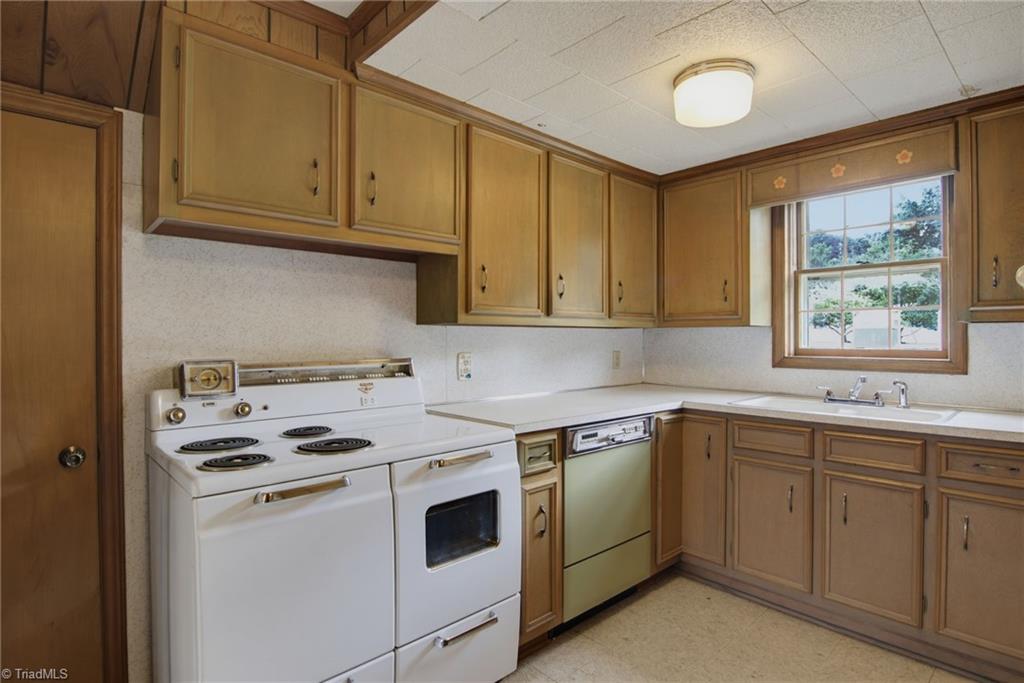 8003 Clinard Farms Road High Point, NC 27265 - Photo 30 of 40