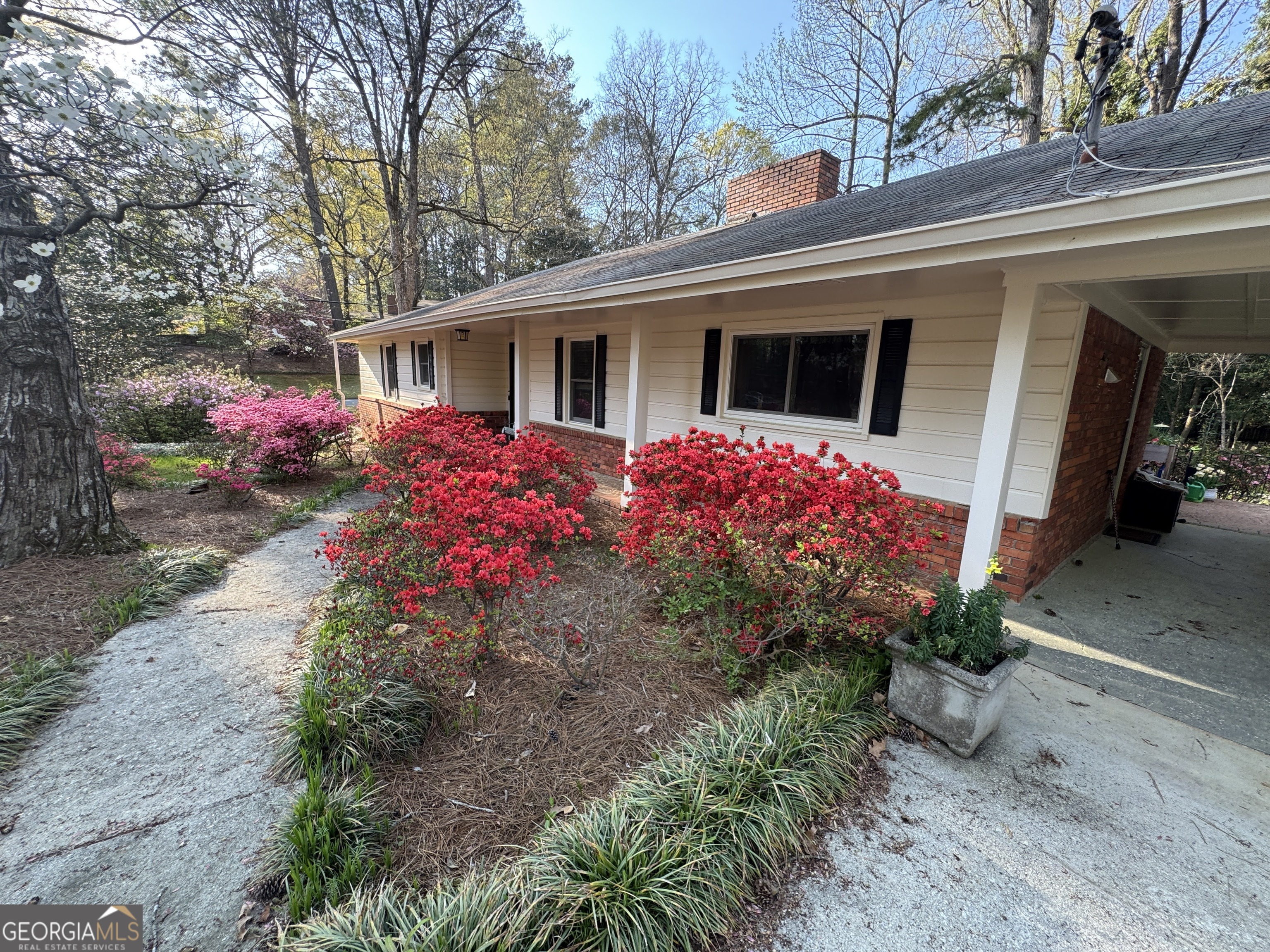 2352 Leafmore Drive Decatur, GA 30033 - Photo 3 of 28 a front view of a house with yard