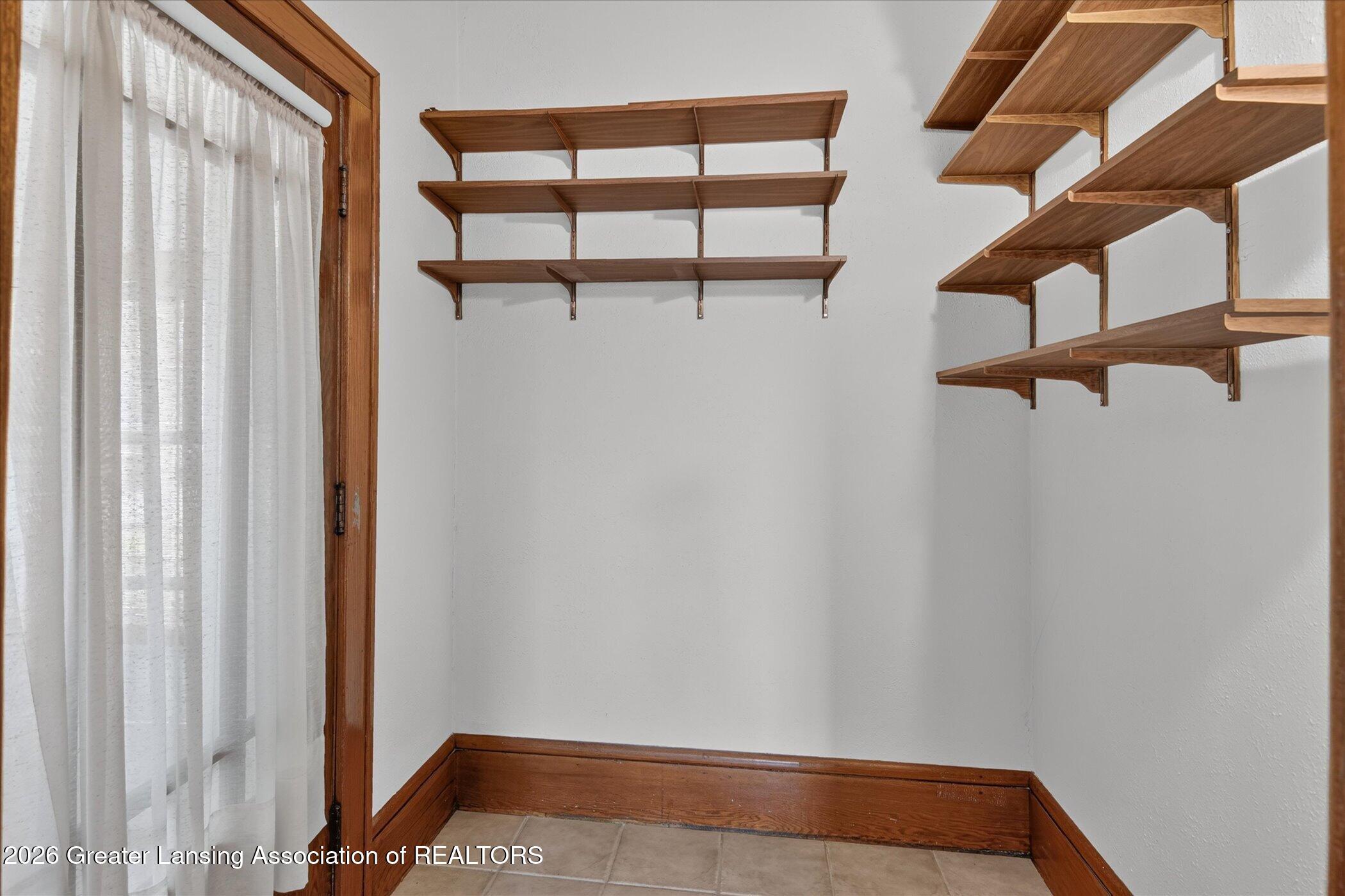 709 Rock Street Jackson, MI 49202 - Photo 25 of 53 23-709-Rock-St-WindowStill