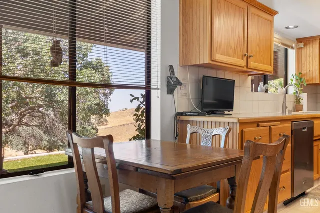 $1,175,000 | Undisclosed Address, Bakersfield, CA 93308