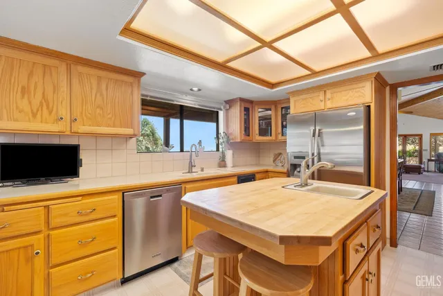 $1,175,000 | Undisclosed Address, Bakersfield, CA 93308