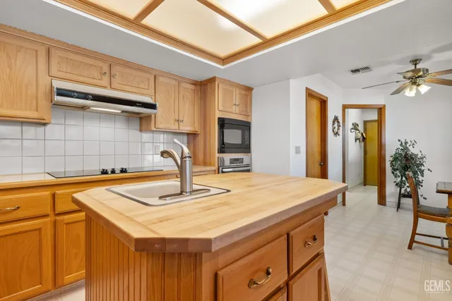 $1,175,000 | Undisclosed Address, Bakersfield, CA 93308