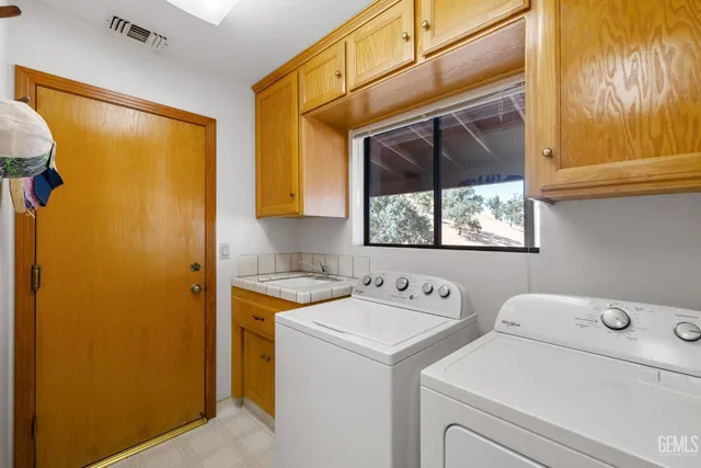 $1,175,000 | Undisclosed Address, Bakersfield, CA 93308