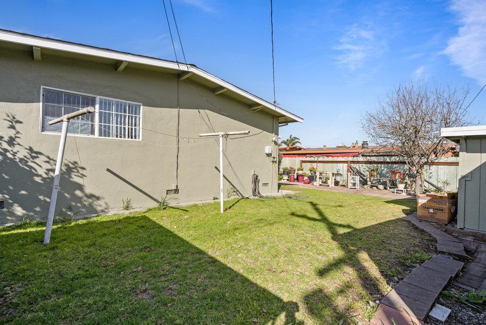 718 Meadow Drive Salinas, CA 93905 - Photo 6 of 14 a house that has a big yard