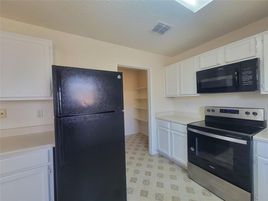 2233 Maple Drive Little Elm, TX 75068 - Photo 5 of 12