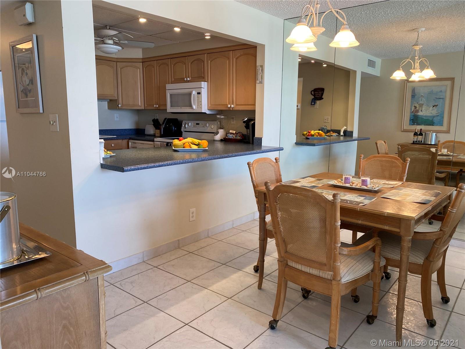 400 North Surf Road, Unit 402 Hollywood, FL 33019 - Photo 8 of 18
