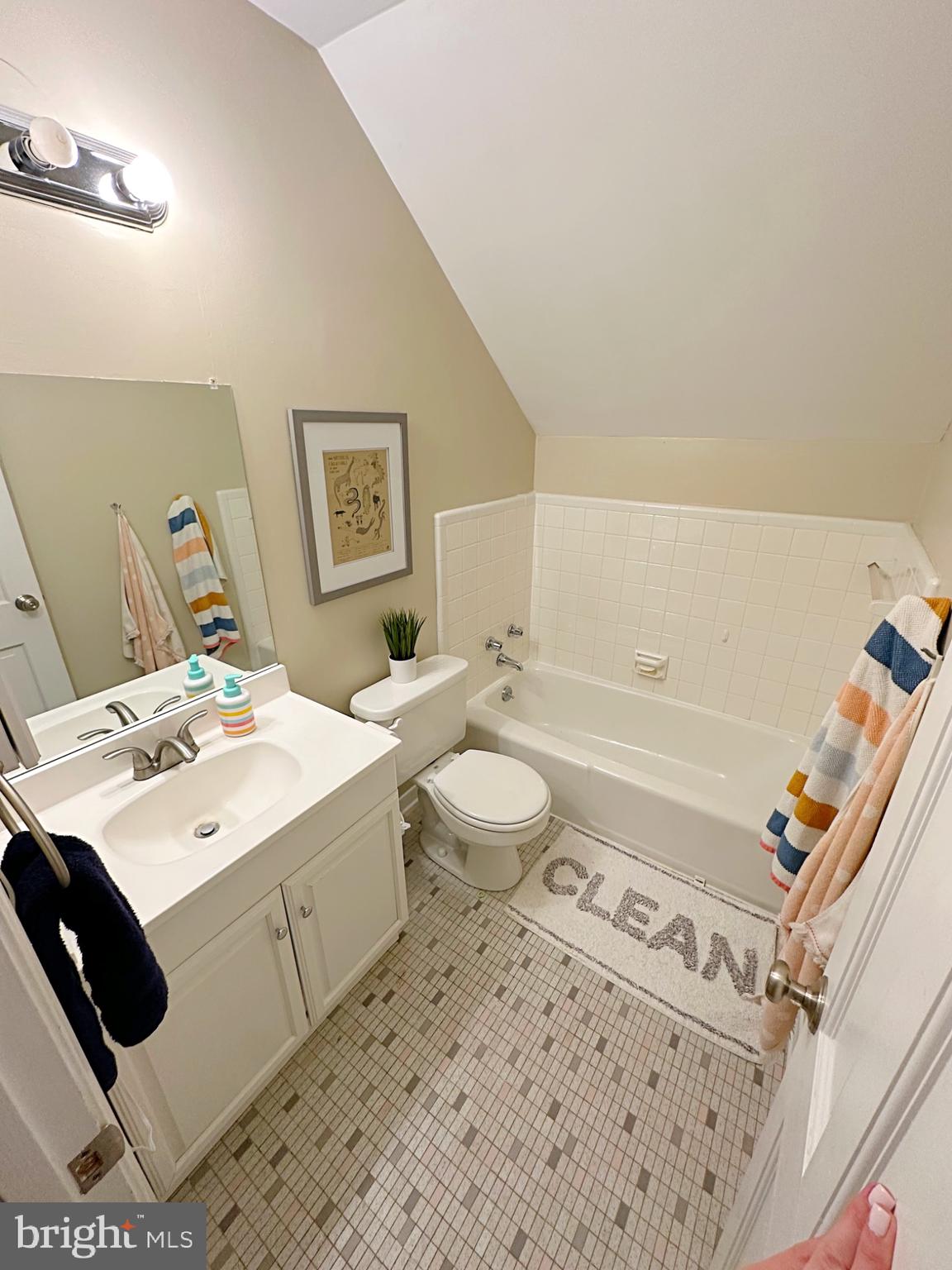 422 Old Courthouse Road Northeast Vienna, VA 22180 - Photo 22 of 25 Charming bathroom with modern touches.