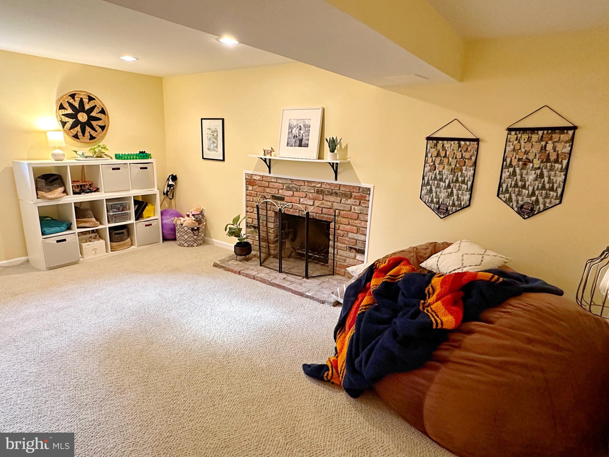 422 Old Courthouse Road Northeast Vienna, VA 22180 - Photo 23 of 25 Cozy retreat with warm, inviting tones.