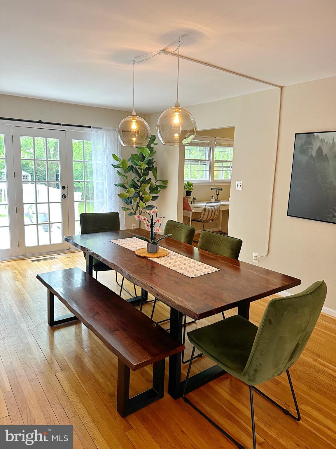 422 Old Courthouse Road Northeast Vienna, VA 22180 - Photo 4 of 25 Modern dining space with natural light.
