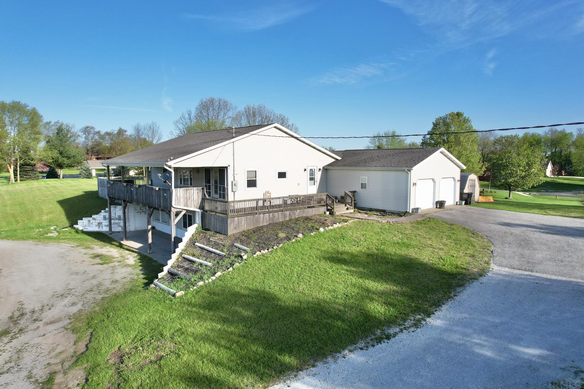 1088 West 18th Street Rochester, IN 46975 - Photo 2 of 22