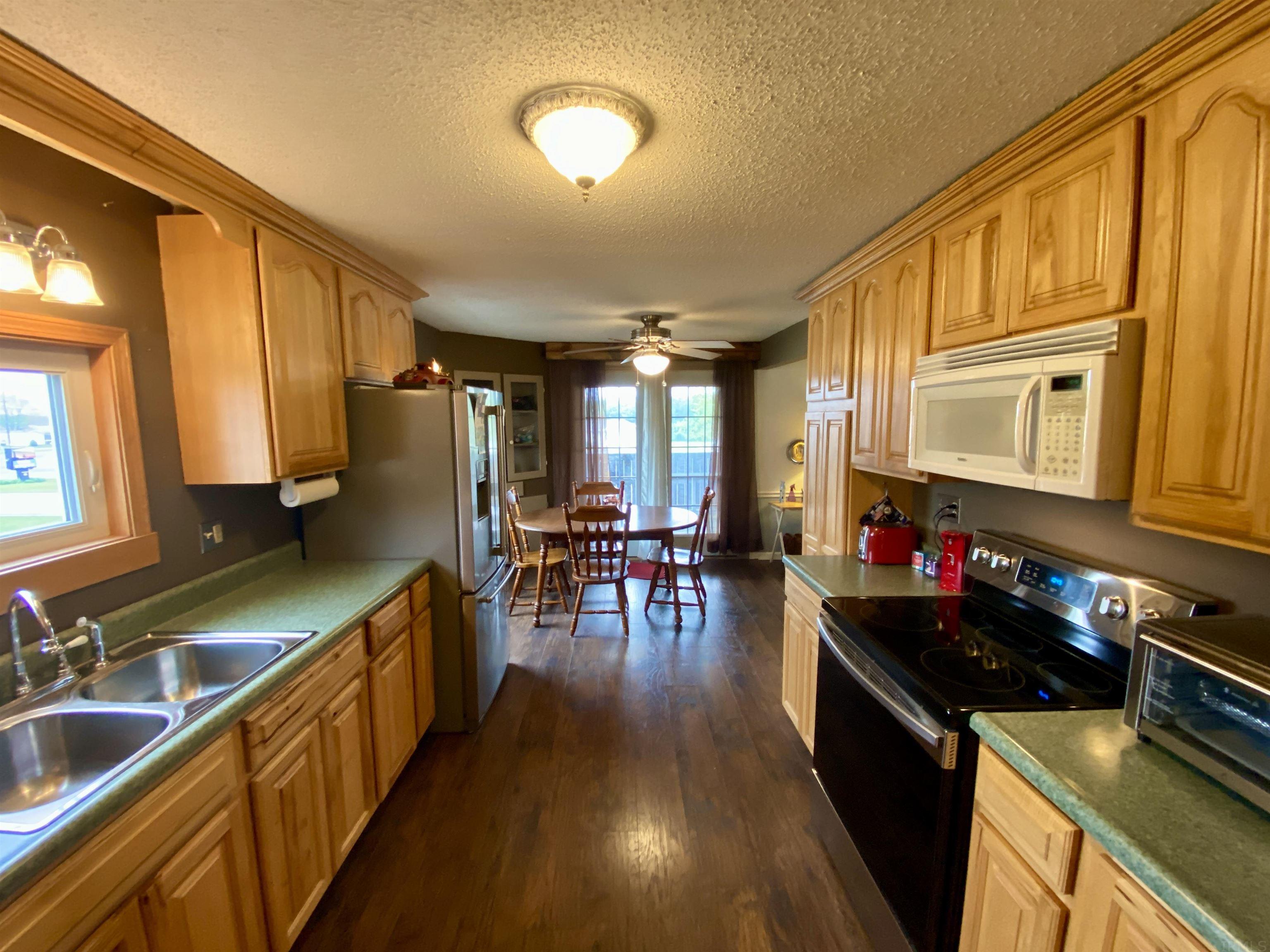 1088 West 18th Street Rochester, IN 46975 - Photo 7 of 22