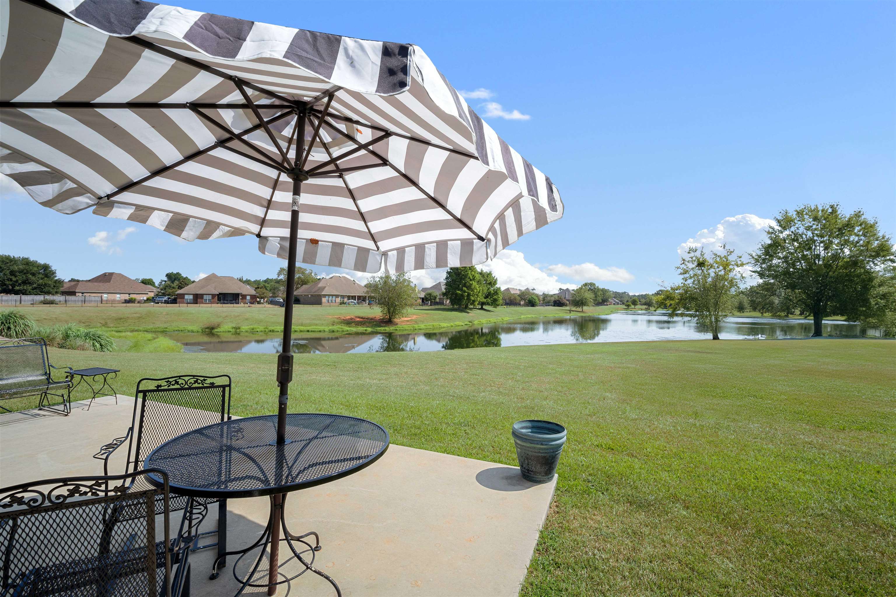 24582 Caleb Court Daphne, AL 36526 - Photo 6 of 39 Patio