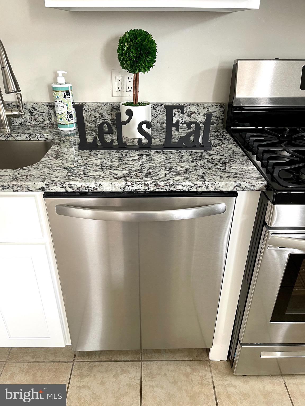 6934 Blanche Road Baltimore, MD 21215 - Photo 20 of 51 Brand new dishwasher!