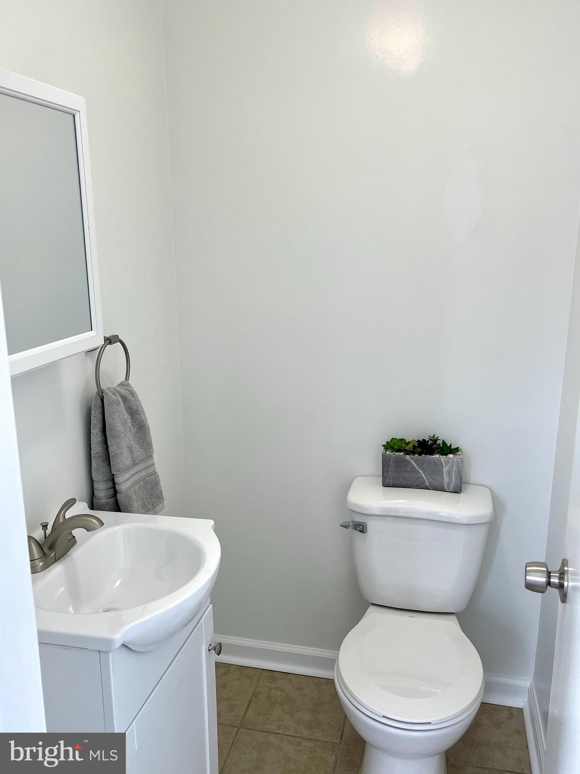 6934 Blanche Road Baltimore, MD 21215 - Photo 22 of 51 Brand new power room on main level!