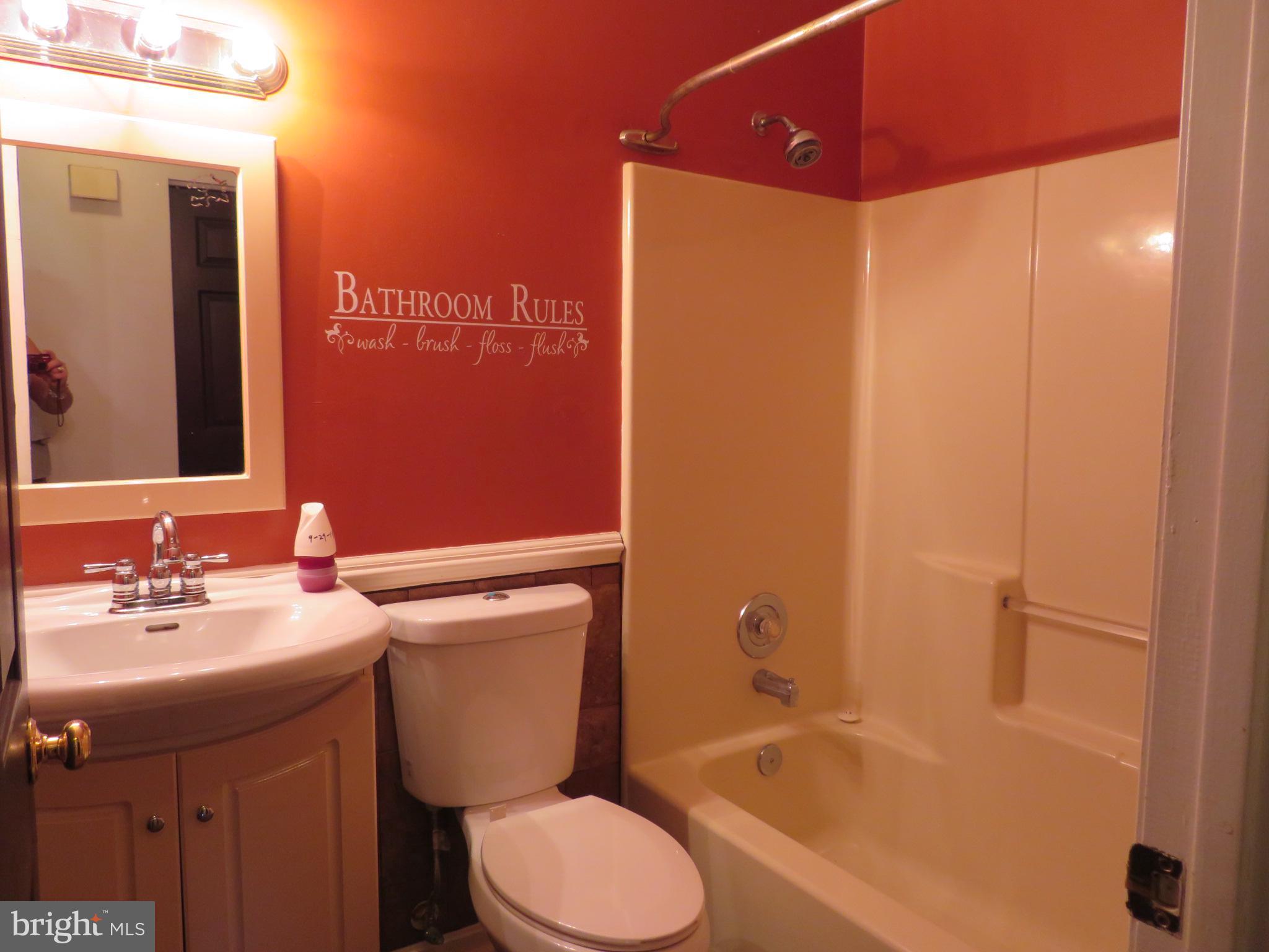 662 San Gabriel Road Lusby, MD 20657 - Photo 10 of 19 Bath