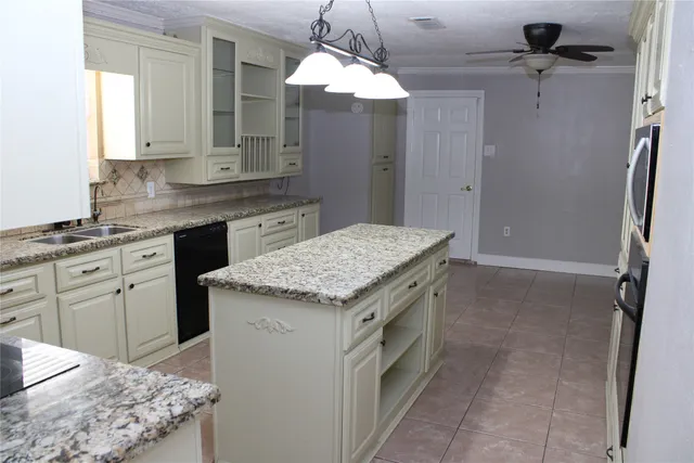 $2,200 | 15910 Boatswain Court, Crosby, TX 77532