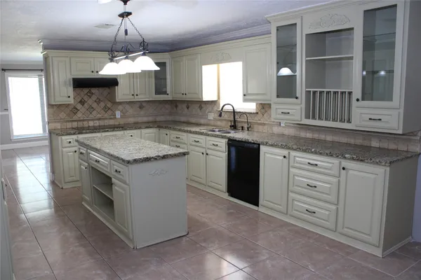 $2,200 | 15910 Boatswain Court, Crosby, TX 77532