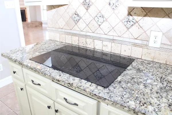 $2,100 | 15910 Boatswain Court, Crosby, TX 77532