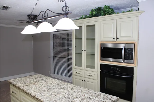 $2,100 | 15910 Boatswain Court, Crosby, TX 77532