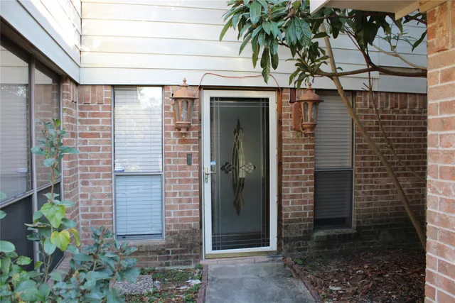 $2,200 | 15910 Boatswain Court, Crosby, TX 77532